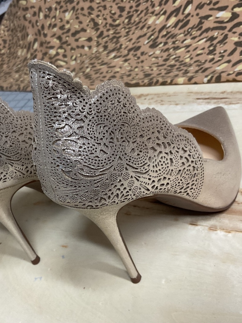 Jessica Simpson Champagne heels- sparkle